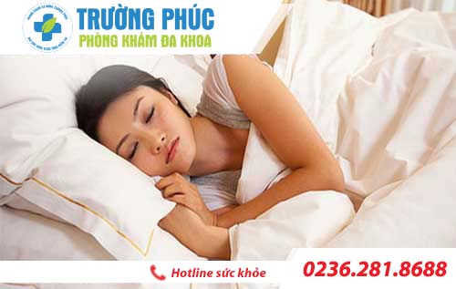 tinh trung co mau vang la benh gi